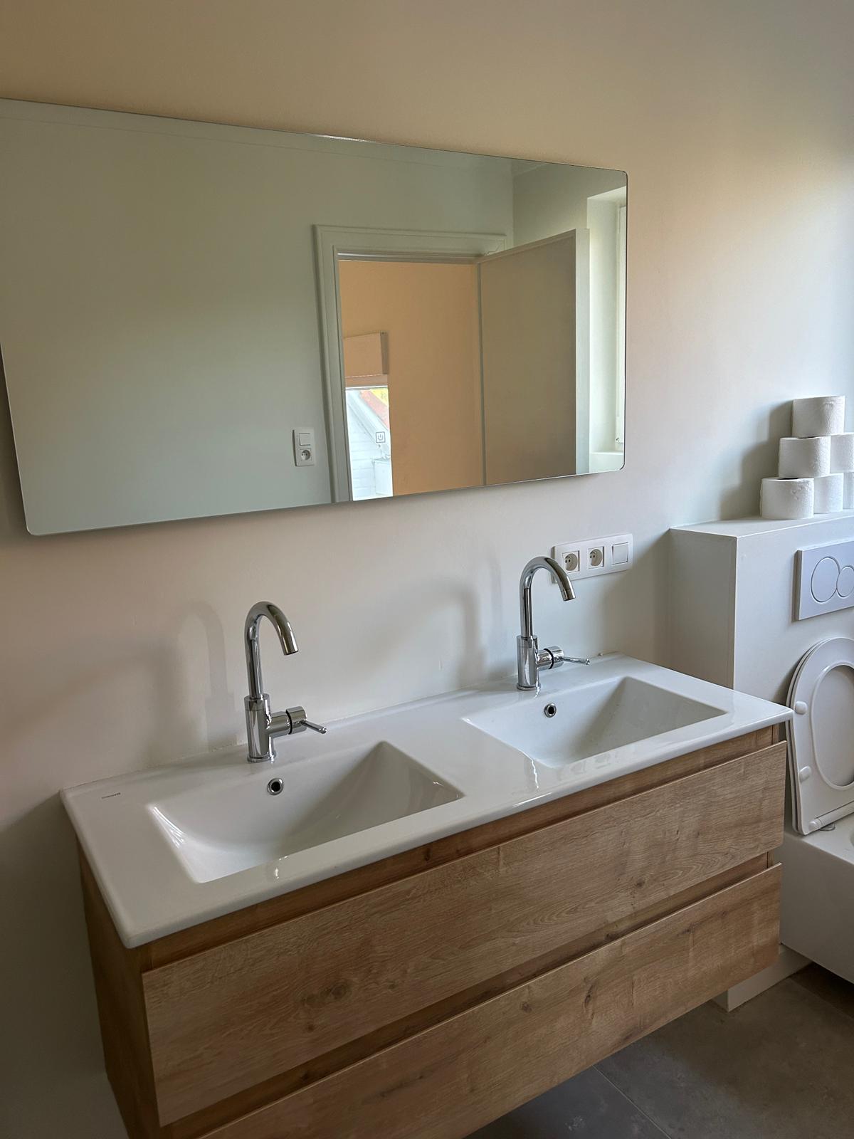 WhatsApp Image 2025-11-12 at 18.06.00